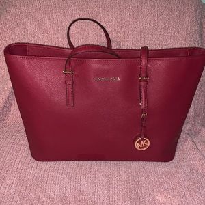 Michael Kors Jet Set Medium Travel Saffiano Tote